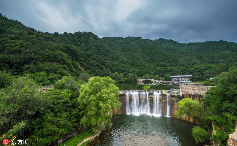 德胜口水库瀑布近景