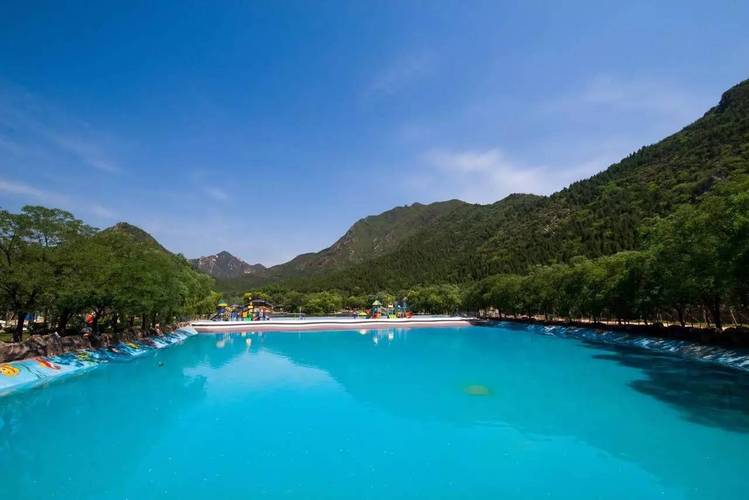 燕子湖水上乐园戏水